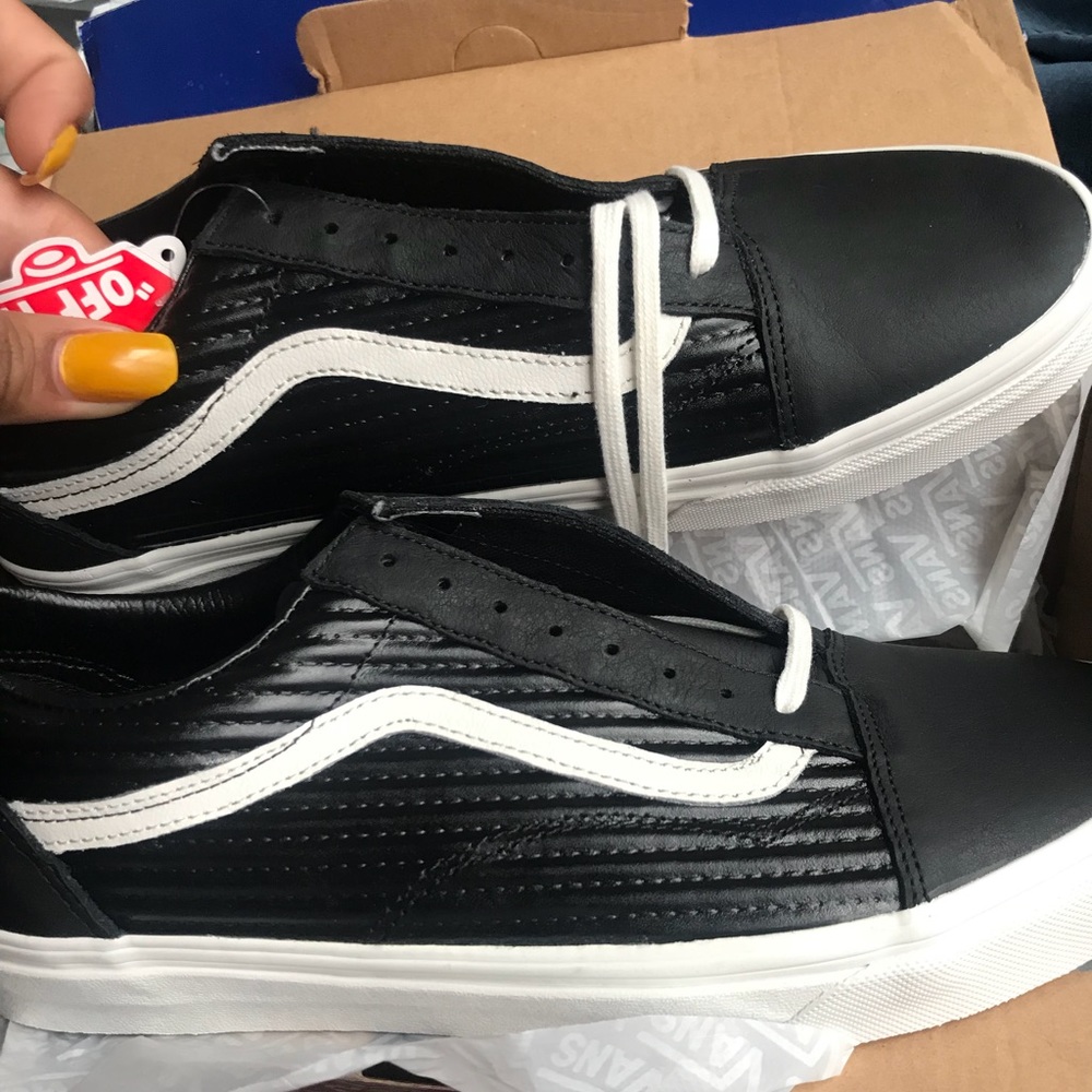 Brand new old skool style vans